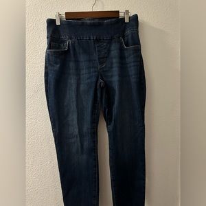 Women’s Lee skinny mid rise jeans. Size 12 short.